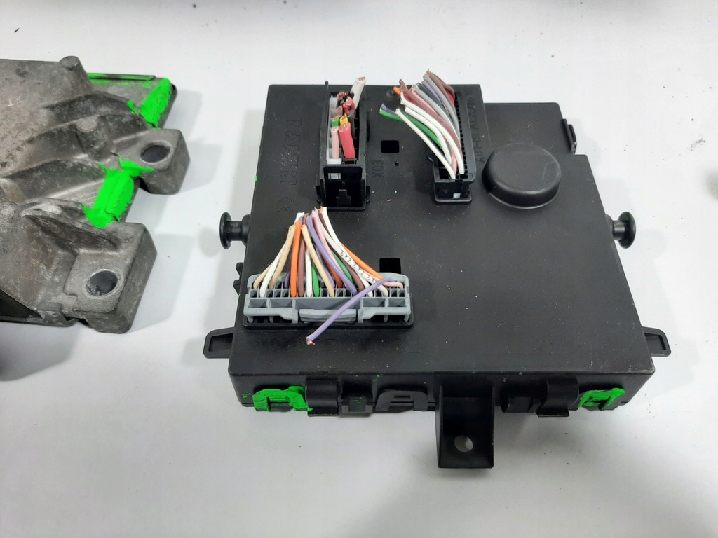 фото №10, Renault twingo ii gt 1.2 turbo 08r блок управления двигателя набор 8200851165