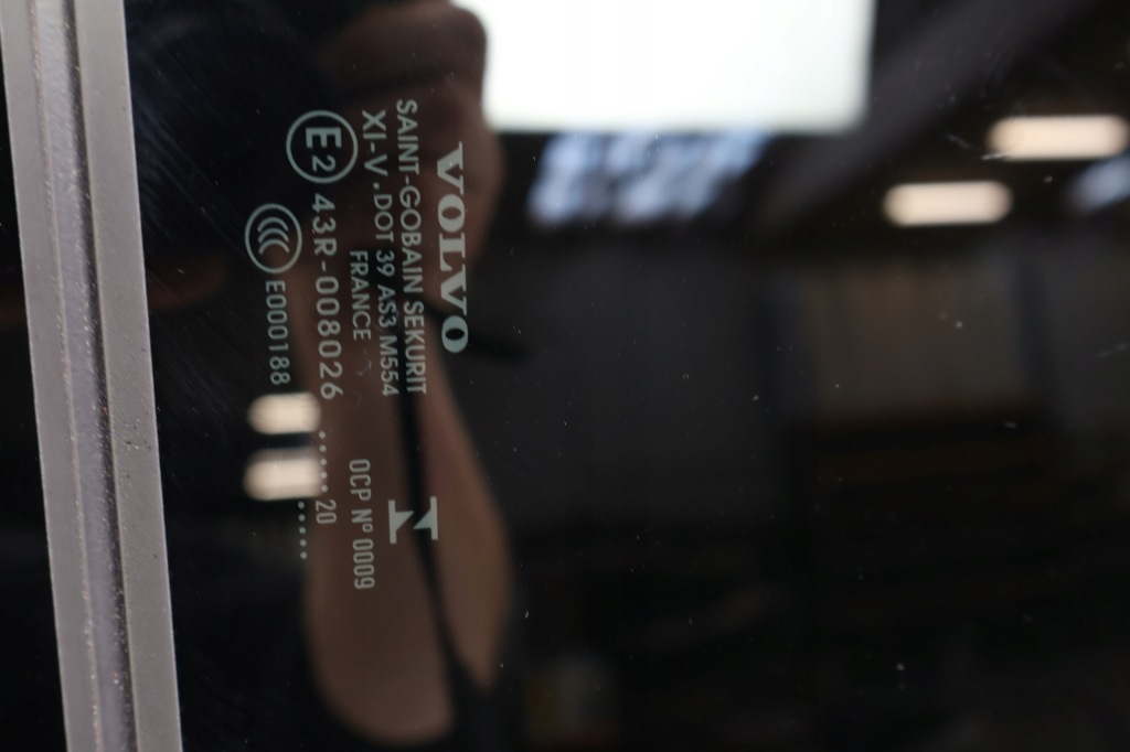 Volvo v90 2 панорама люк 32205494, 31395521 Доставка