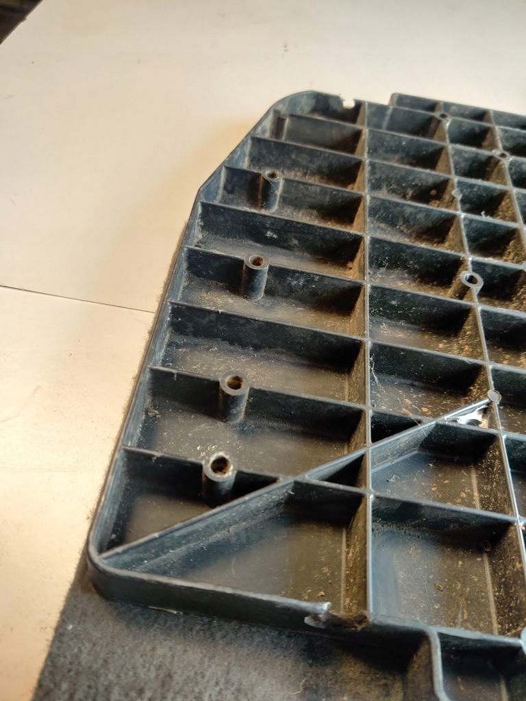 фото №8, Пол бардачок крышка corolla verso i