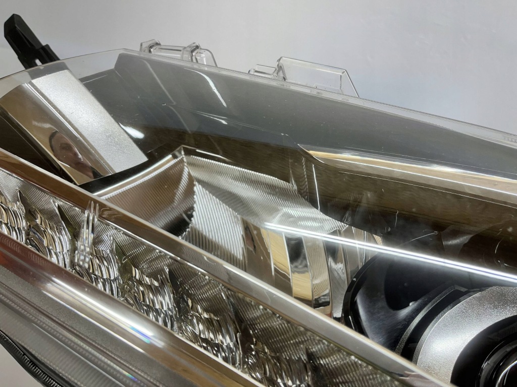 Toyota hilux viii 2015 - фара правый передний линза led 060719-2 org с Разборки