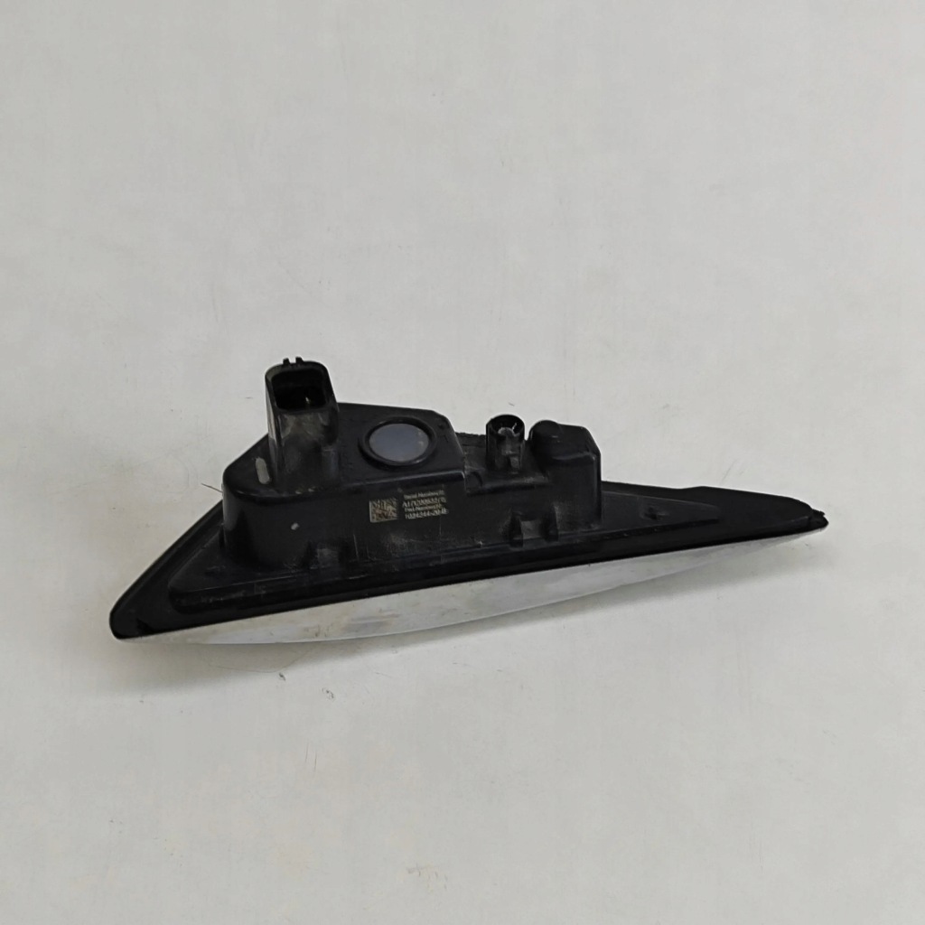 Tesla model x 2017 ліва сторона камера на крила бічний Недорого