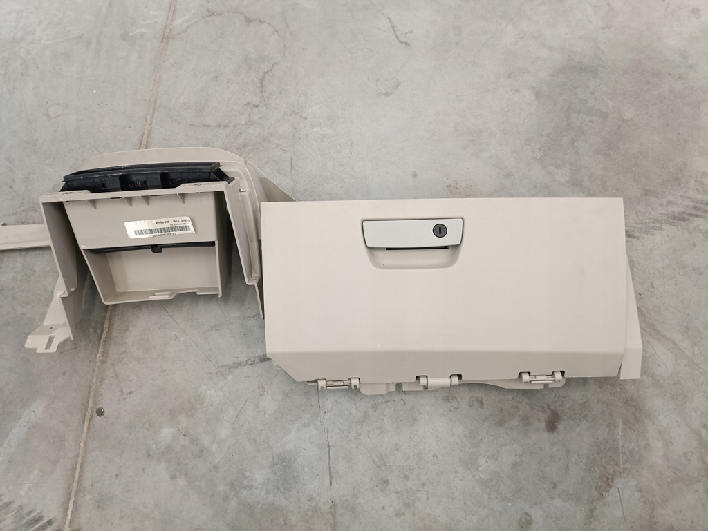 фото №8, Dodge grand caravan бардачок пасажира нижній