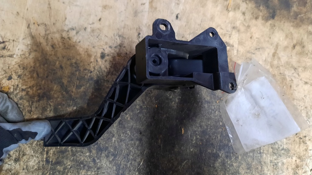 фото №3, Потенціометр газу ford focus 1.8d 02r