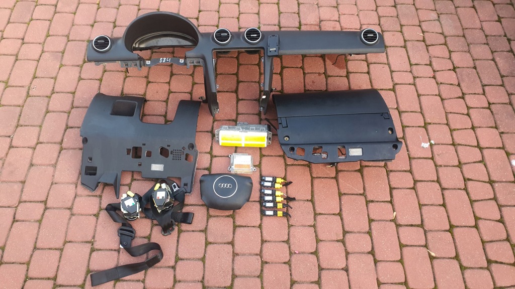 фото №1, Приборная панель приборная консоль audi a3 8p комплект