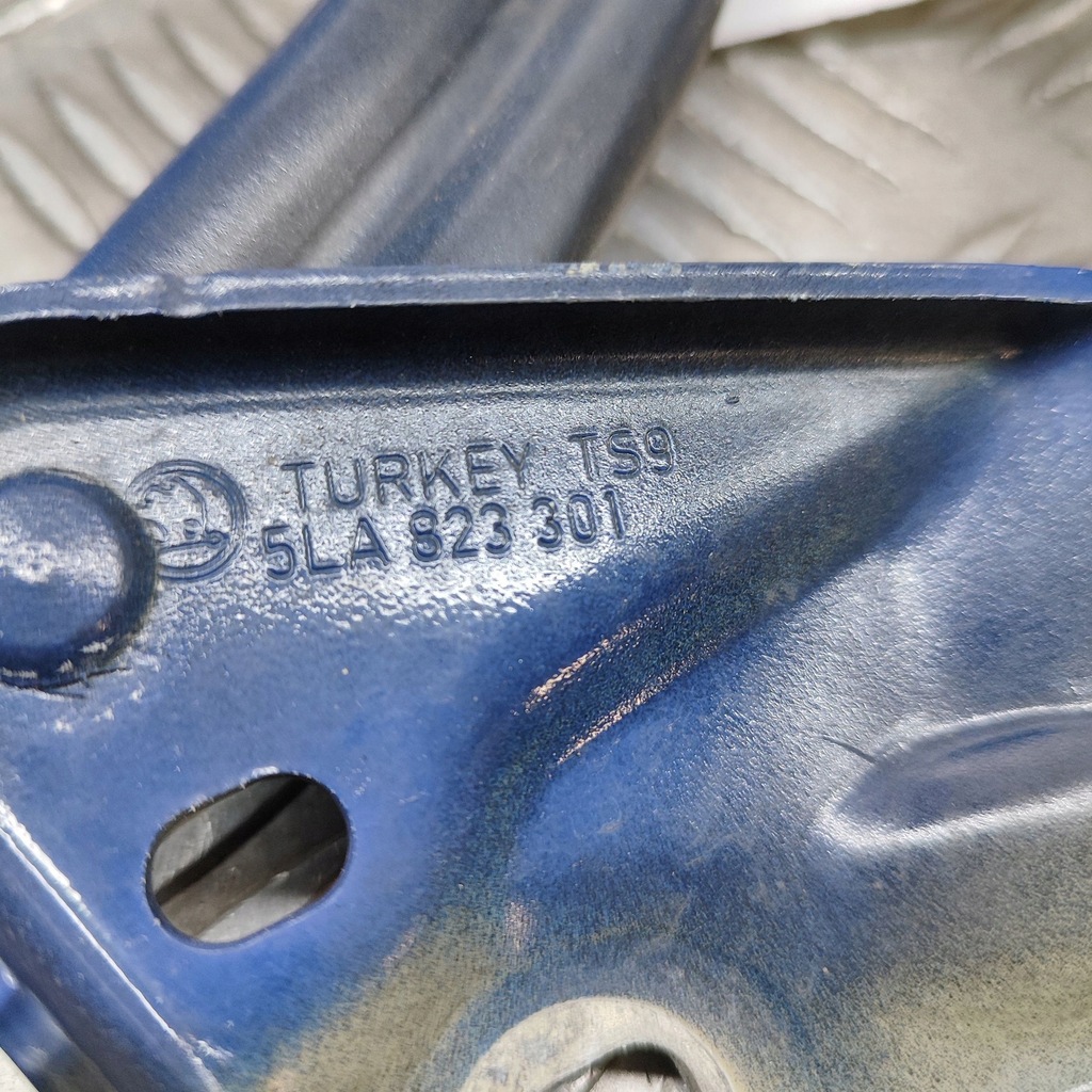 фото №7, Skoda enyaq iv 2022 левая сторона петли крышки / капот двигателя