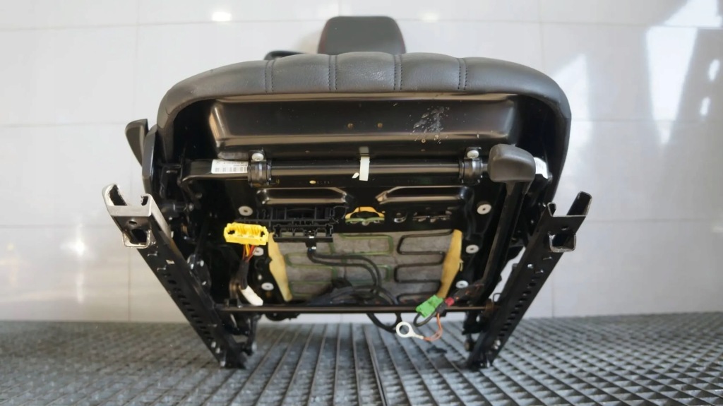 фото №10, Сиденье пассажира правый перед кожа mercedes slk w172 r172