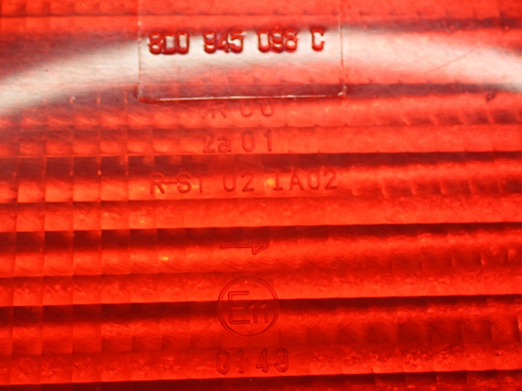 фото №7, Audi a4 b5 sedan 94-99 лампа задня права молдинг 8d0945096c