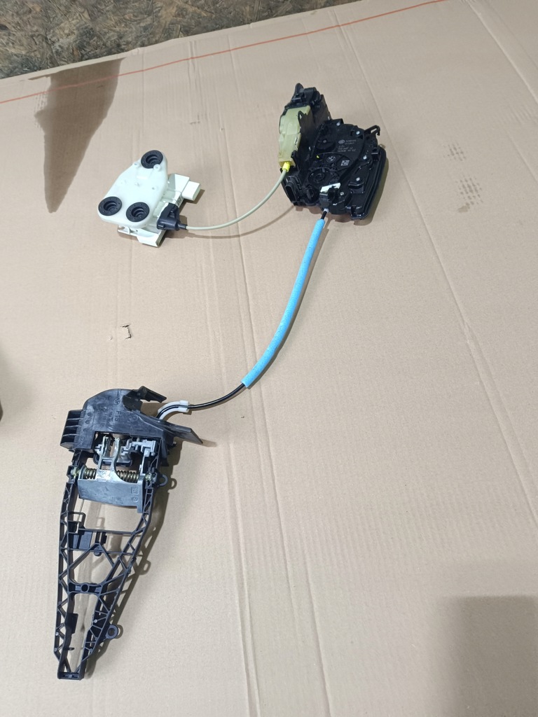 фото №1, Замок доводчик дверь 7281948 bmw x5 f15