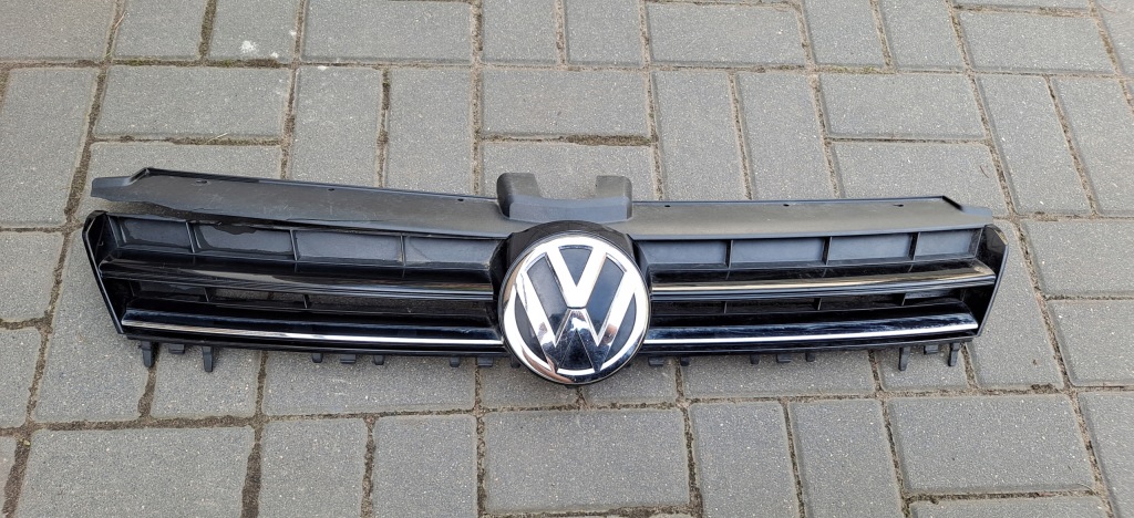 фото №1, Решётка радиатора vw golf vii накладка решетка 5g0853653e