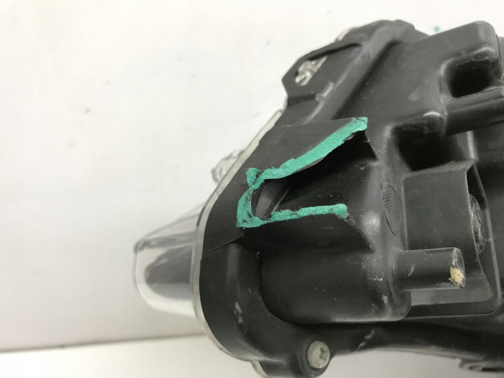 Toyota avensis t29 рестайлинг  full led фонарь  передняя правый Цена