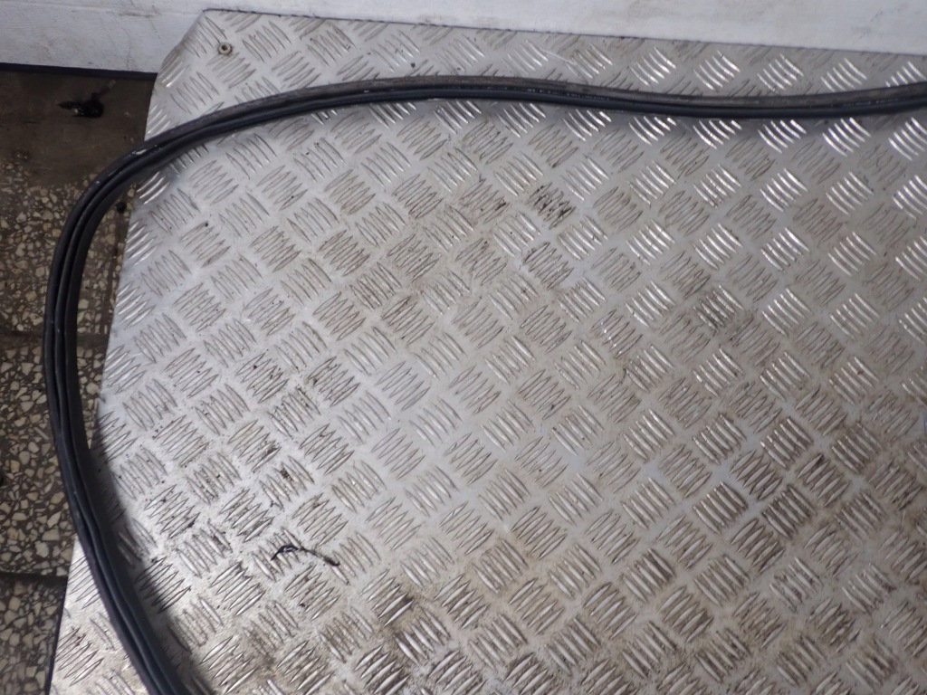 фото №5, Прокладка крышки багажника porsche panamera i 970 4.8 eu 12635