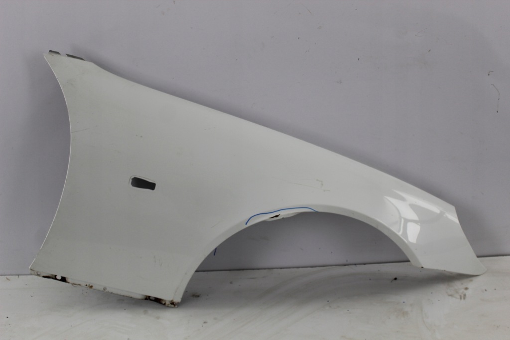 Купити Крила правий перед mercedes slk w170 оригінальний