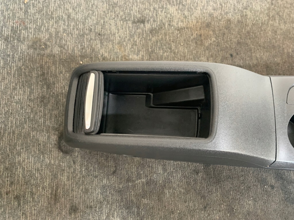 Opel crossland x 1.2 thp 19r туннель средний бардачок оригинал с Разборки