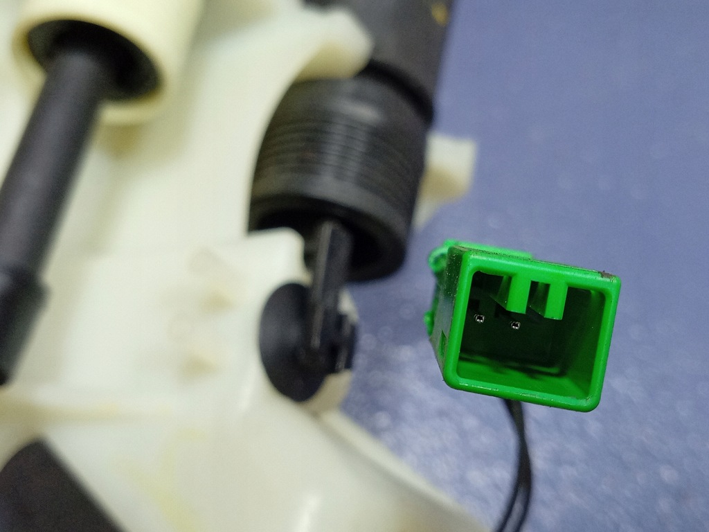 фото №7, Volvo v40 ii важіль домкрат передач троси механічна коробка передач 31325596