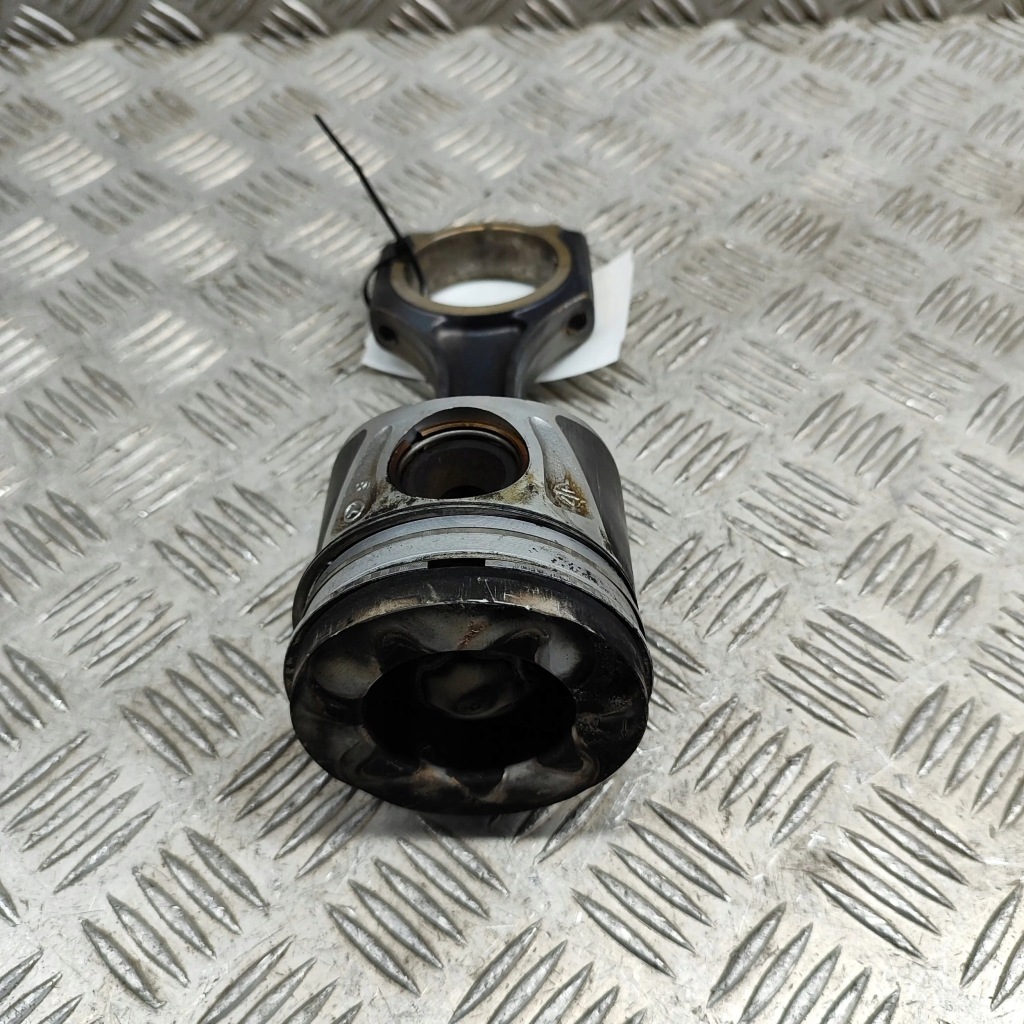 фото №1, Mercedes-benz sprinter w906 2014 поршень