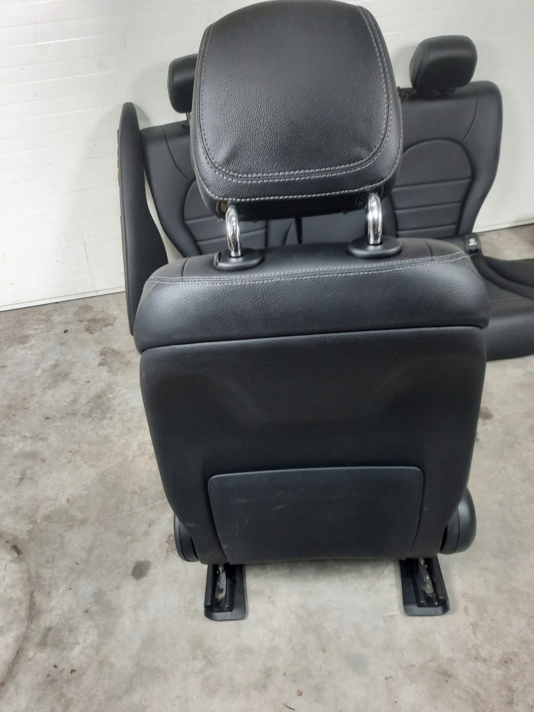 фото №12, Сиденья заднее сиденье кожа туннель mercedes c w205 sedan