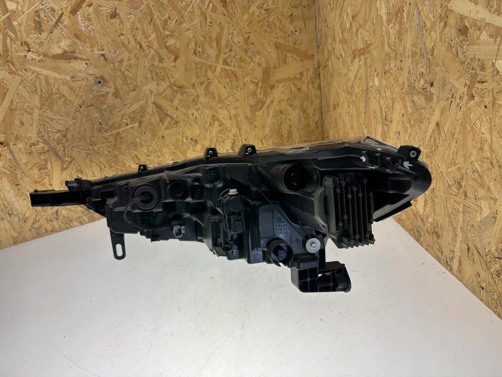 фото №12, Toyota corolla cross 2022 лампы передние