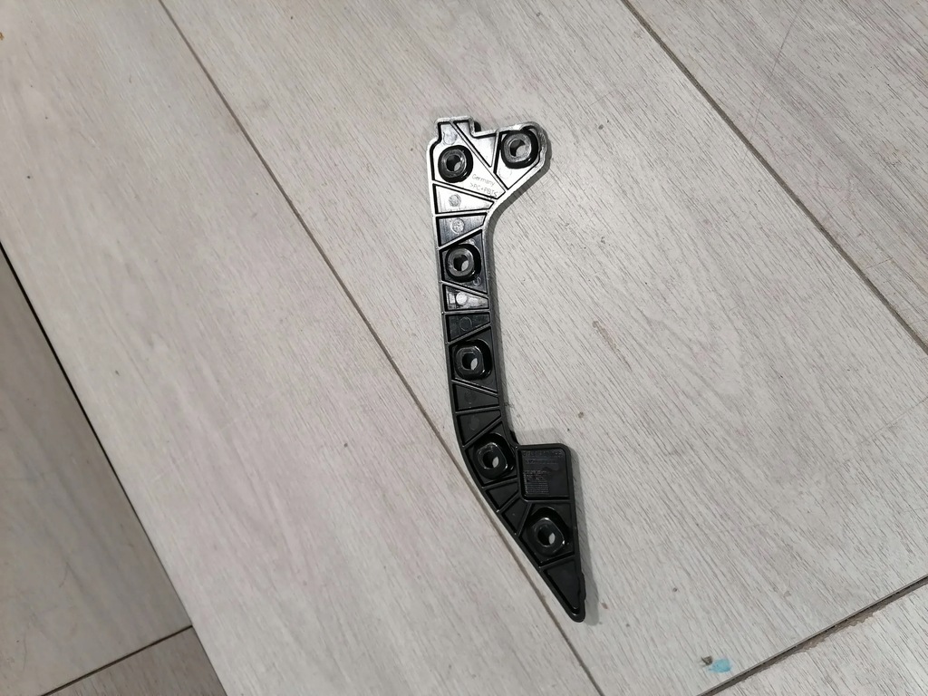 фото №1, Taycan cross кронштейн бампер левый задняя 9j0807055