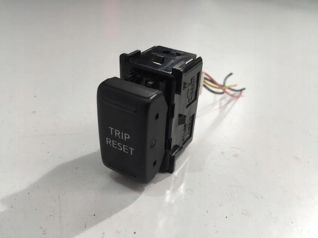 фото №1, Navara d23 np300 переключатель кнопка trip reset