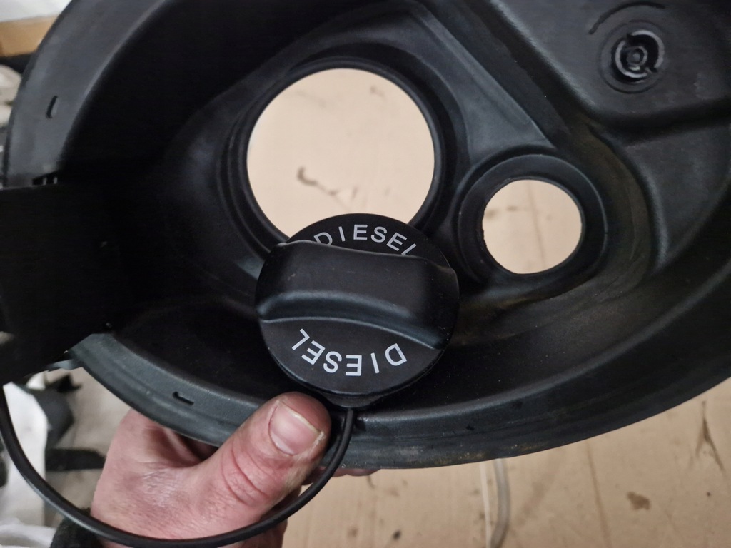 фото №4, Alfa romeo giulia заливная горловина топлива разъём дизель