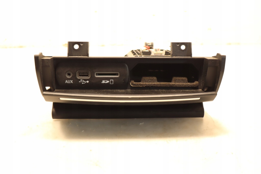 фото №1, Разъём 12v usb maserati ghibli iii lift 3.0