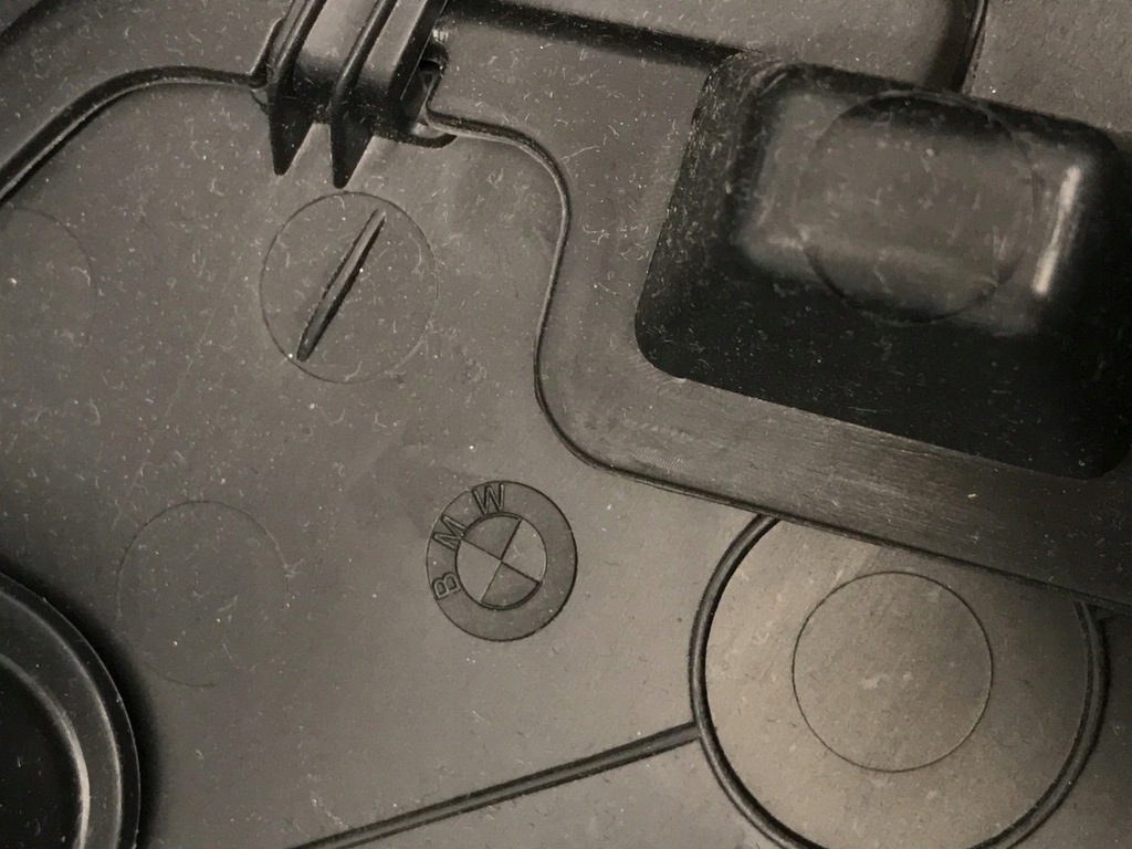 фото №8, Bmw x1 f48 обивка обшивка крышки багажника