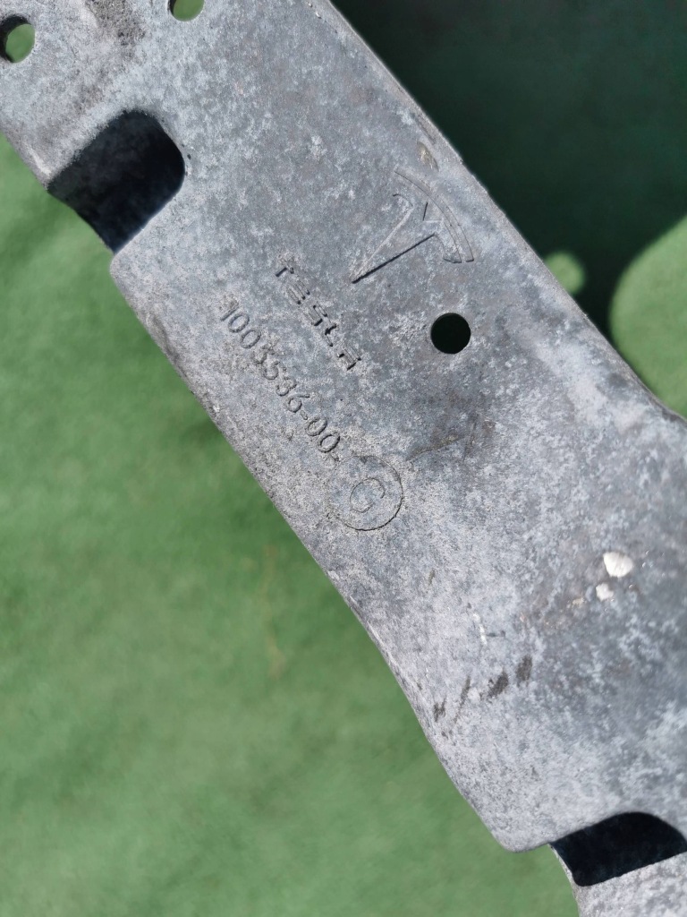 Tesla model s 12- ремінь передній підсилювач 1005536-00-g в Україні