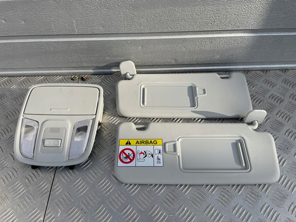 фото №1, Kia niro лампа кровельная козырёк