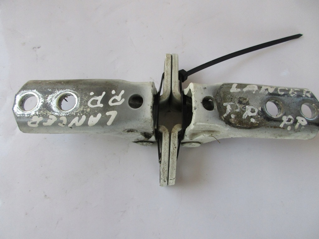 фото №1, Петля петли дверь правый перед lancer viii w37 w37b sedan