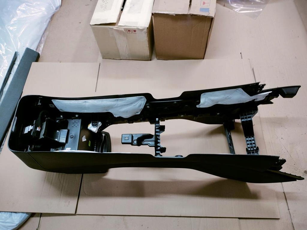 фото №12, Hyundai tucson iv подлокотник 84680-n7100 оригинал хороший