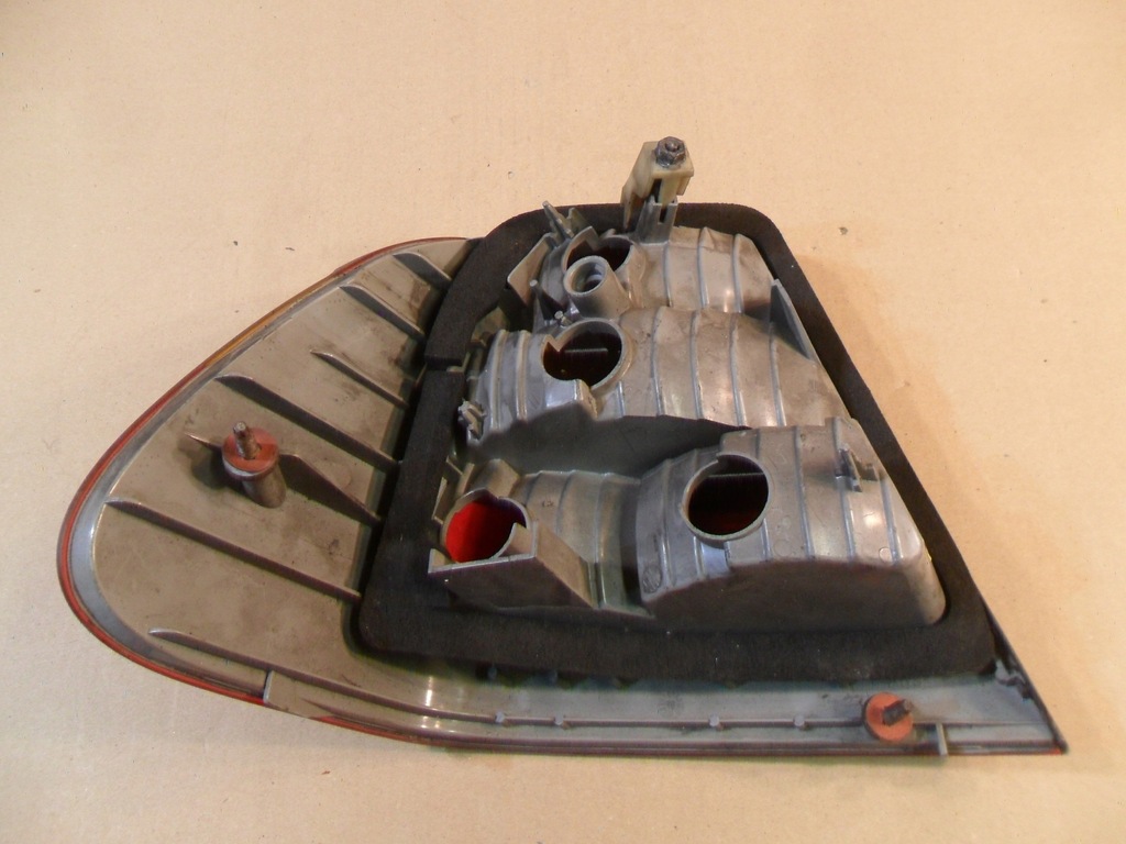 фото №11, Лампа правая задняя bmw 3 e46