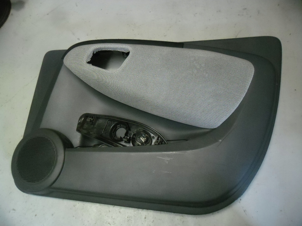 фото №1, Обшивка дверь правый перед fiat qubo bipper nemo