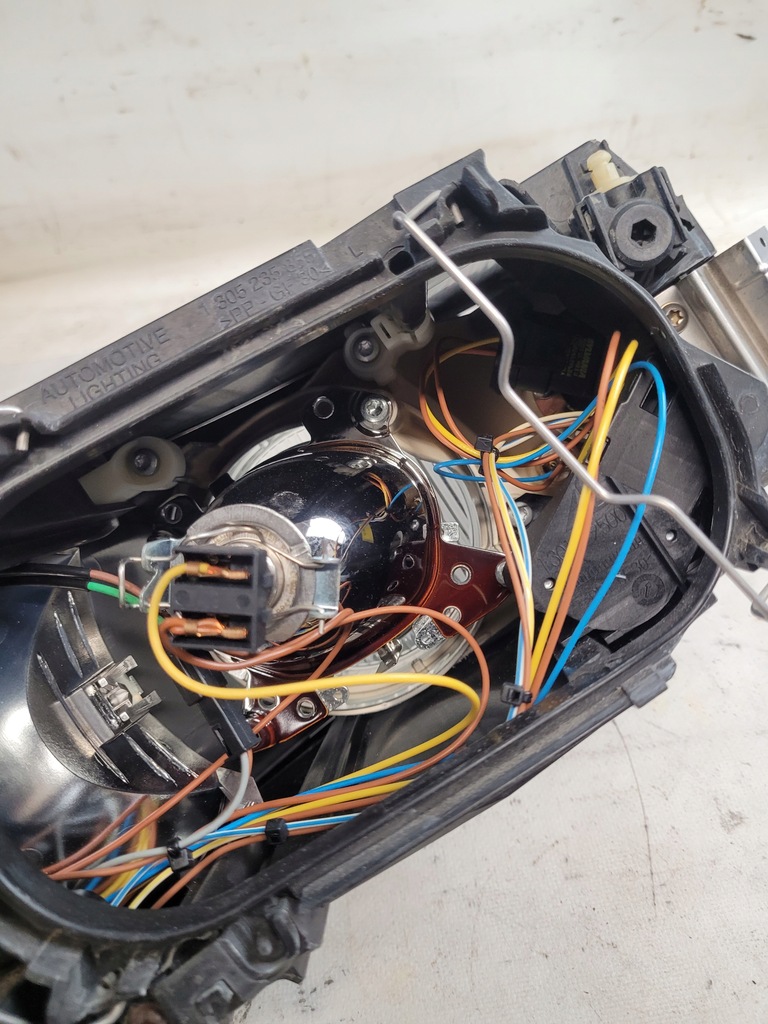 фото №14, Лампа фара лівий перед оригінальний номер 30698885 volvo v50