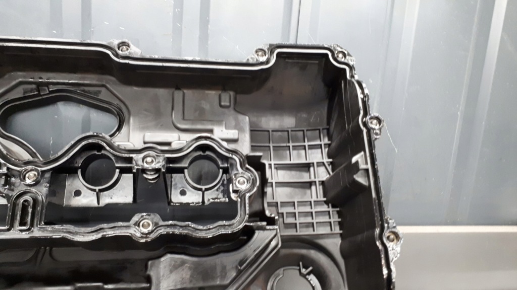 7553626 кришка клапанів bmw e87 2.0 Доставка