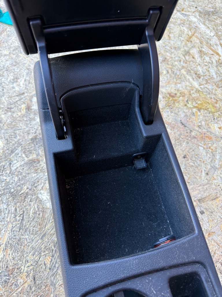 фото №14, Підлокітник шкіра audi a4 b8 a5 8t 8k0864981d