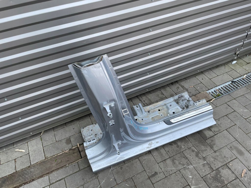 фото №2, Audi a3 8v5 8v поріг правий блок двигуна