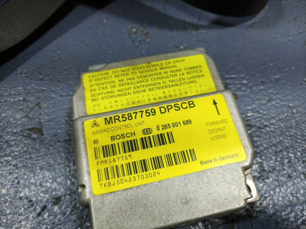 фото №15, Mitsubishi colt mk6 z30 панель приладів приладова панель приладів подушки безпеки ремені eu