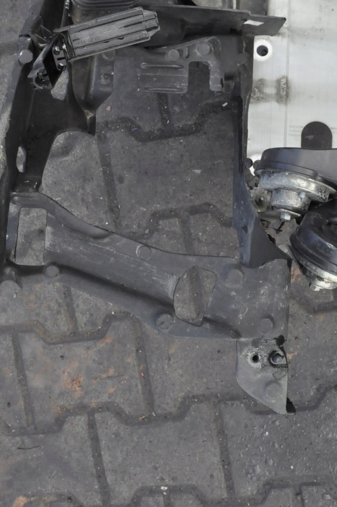 фото №12, Volvo v60 pas передній підсилювач