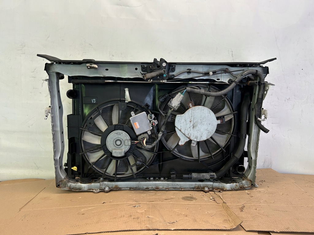 Купити Комплект радіатор балка lexus nx300h