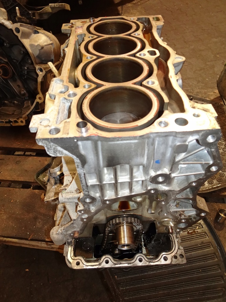 фото №5, Seat leon iii блок двигателя 1.4tsi 04e103023bf