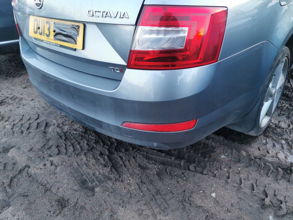 фото №1, Бампер задний задняя pdc octavia iii 5e 13- lf8l