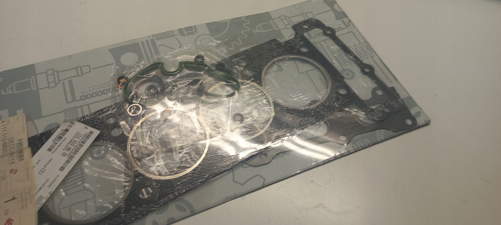 фото №5, Оригинальный набор прокладка головки mercedes c208 s203 r170 a1110106820