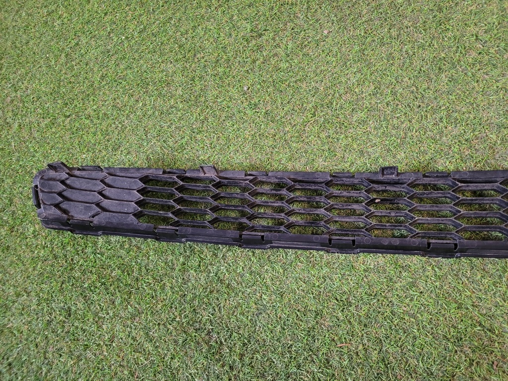 фото №6, Nissan leaf i 1 решётка средняя бампера 622563nl5a