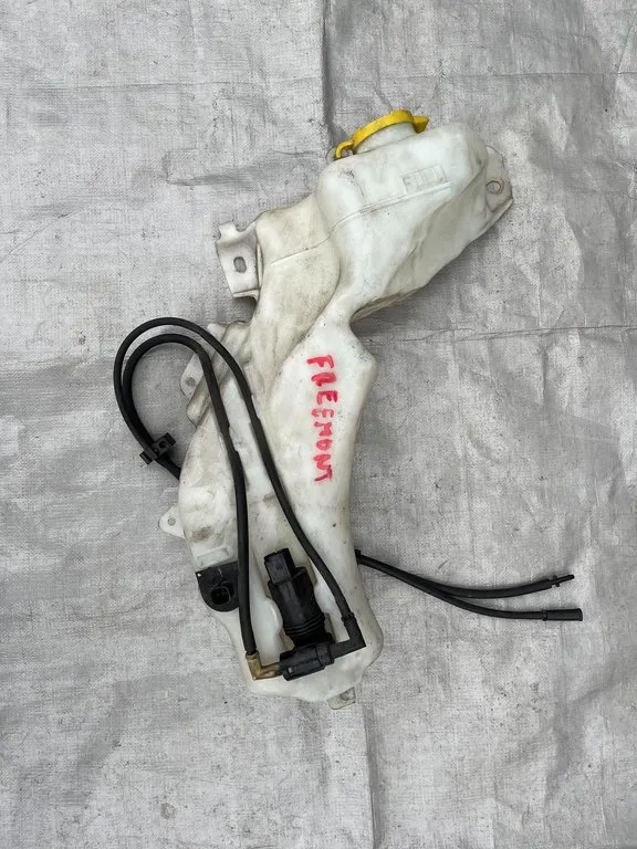 фото №1, Fiat freemont dodge journey бак омивача