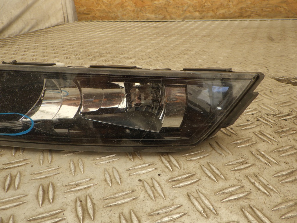фото №4, Протитуманна фара правий skoda superb iii 3 3v0941700