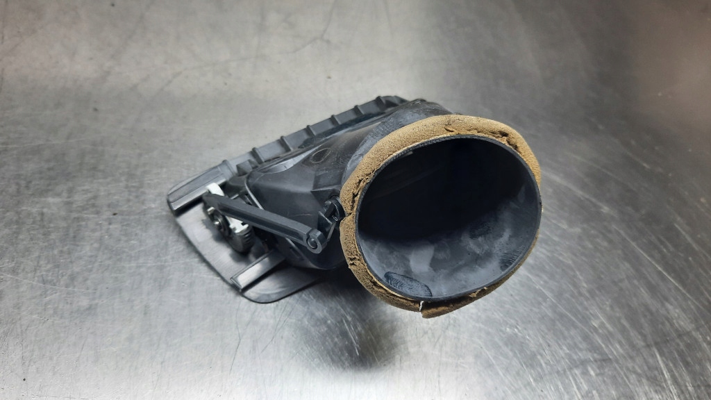 фото №5, Решётка обдув правая volvo s60 v70 ii 3409375