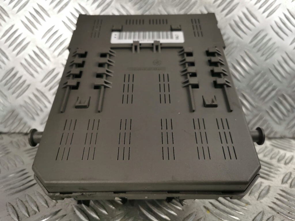 Коробка предохранителей модуль bsi valt 1400010480 в Украине