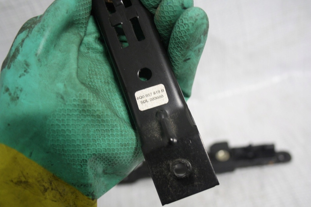 фото №4, Регулировка высоты ремней 6q0857819b seat ibiza 3