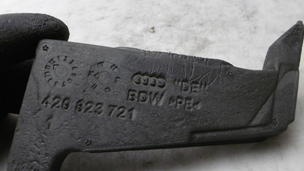 фото №3, Audi r8 420 06- губка пена защита 420823721