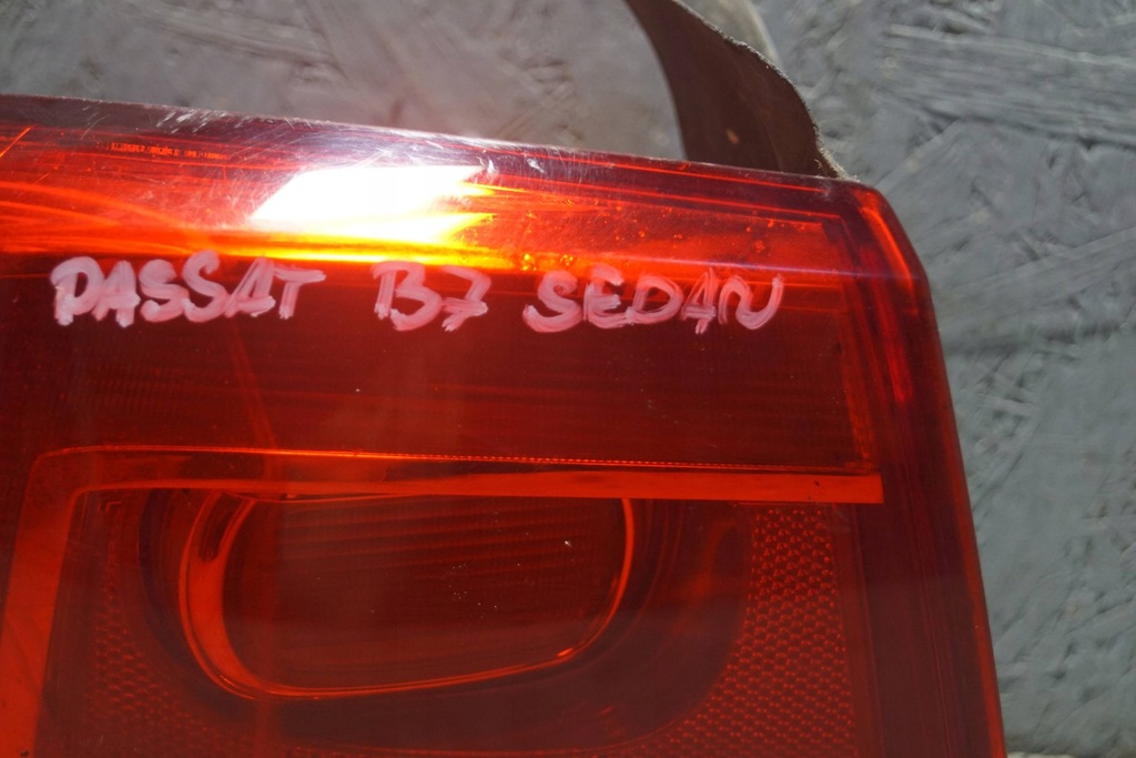 фото №8, Vw passat b7 sedan лампа prwy задняя s2094